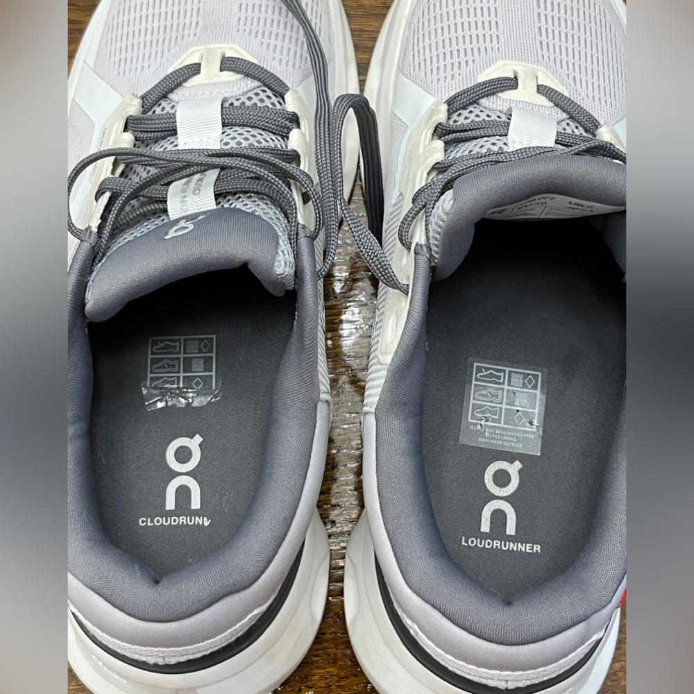 LIKE NEW On Running CloudRunner 2 Sneakers  ( NWT $160 ) - Picture 8 of 10